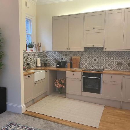 Luxury Apartment Opposite The Shambles York Exterior foto